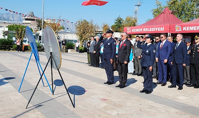 Cumhuriyet’in 101. yılı dolayısıyla Kemer’de tören düzenlendi.- Haber Seansı