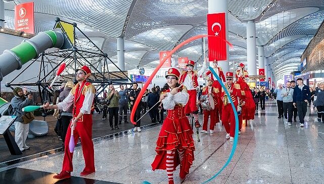 İGA İstanbul Havalimanı misafirlerini ‘Cumhuriyet coşkusu’na ortak ediyor- Haber Seansı