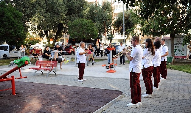 Karşıyaka Belediye Bandosu’ndan coşku dolu sokak konserleri- Haber Seansı