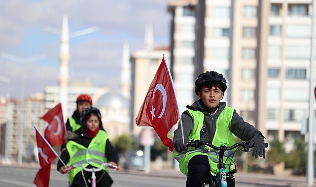 Konya Büyükşehir’in “Güvenli Okul Yolları Projesi”nde 29 Ekim Coşkusu- Haber Seansı