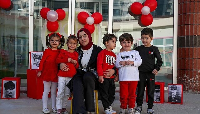 Minik ellerden Cumhuriyet Bayramı sergisi.- Haber Seansı