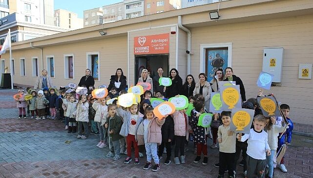 Bayrampaşalı miniklerden çocuk hakları günü kutlaması- Haber Seansı