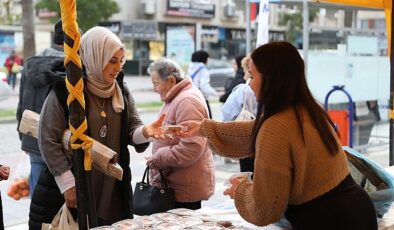 Didim Belediyesi, Regaip Kandili dolayısıyla Didim Merkez Camii önünde vatandaşlara kandil simidi ikramında bulundu- Haber Seansı