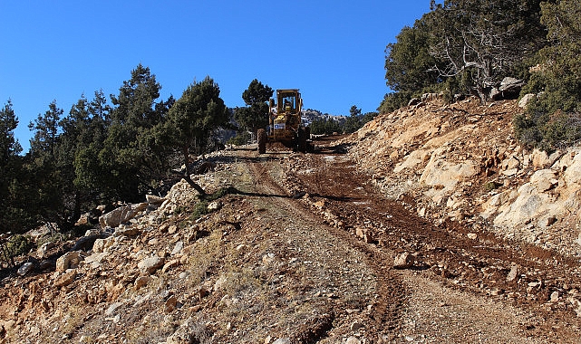 Elmalı’da 19 mahallenin yayla yoluna ulaşım kolaylaştı- Haber Seansı