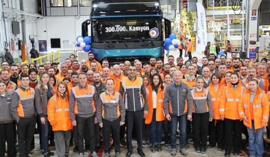 Ford Trucks 300 Bininci Kamyonunu Hattan İndirdi- Haber Seansı