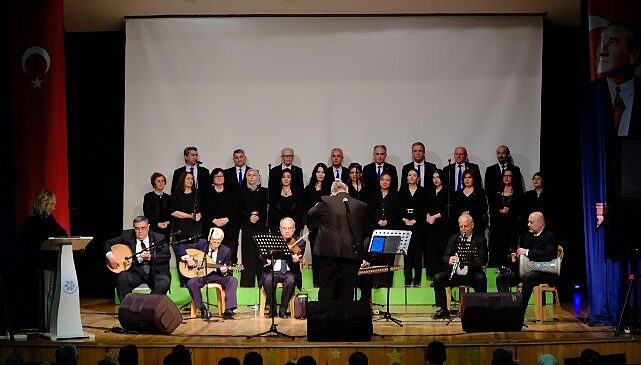 Aydın Büyükşehir Belediyesi, kültür ve sanat etkinliklerine devam ediyor. Büyükşehir Belediyesi Türk Sanat Müziği Korosu, Kuyucak’ta konser düzenledi- Haber Seansı