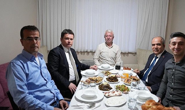 Başkan Aydın, Ayaz ailesinin iftar sofrasına konuk oldu- Haber Seansı